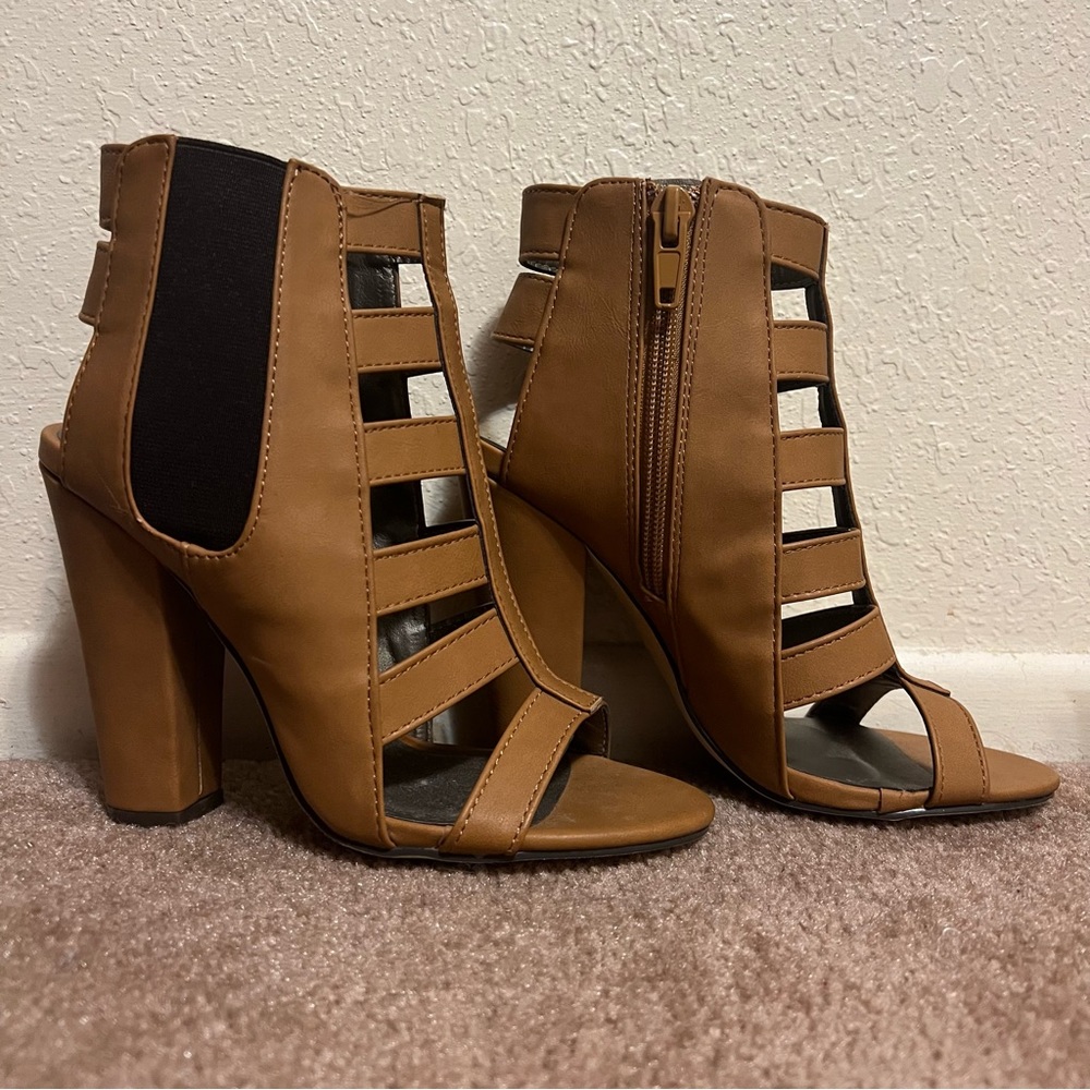 Michael Antonio Brown Caged Gladiator Open Toe Chunky Heel Sandal Size 6,5